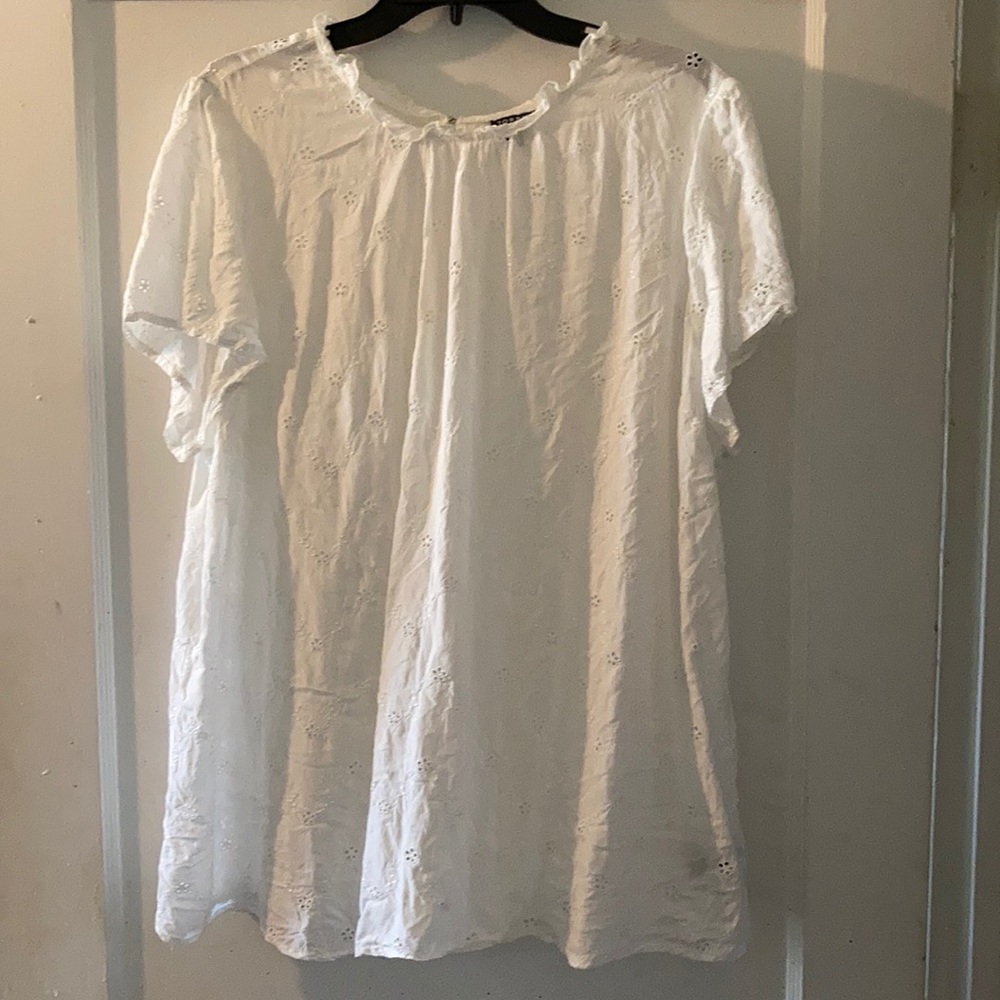 *TS* Torrid Eyelet top